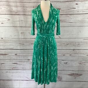 Kristen Davis knit half sleeve batik green dress